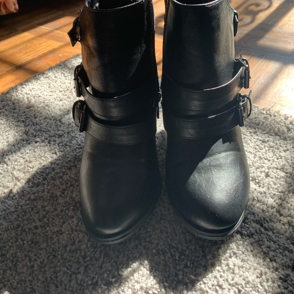 Black Boots - Picture 3 of 3